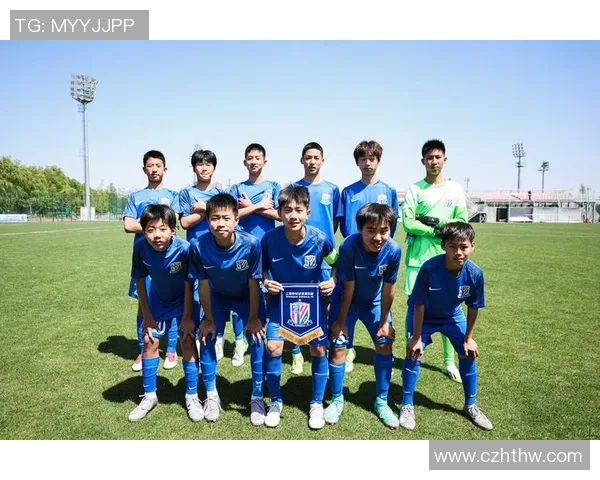 上海足球队个人能力提升的热议与未来发展探讨 上海足球队个人能力提升的热议与未来发展探讨